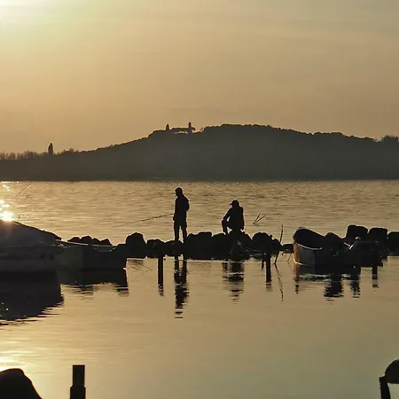 Holiday Villaggio Le Tre Isole San Feliciano Sul Trasimeno Peg011002 Cya
