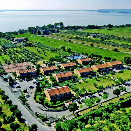 Holiday Villaggio Le Tre Isole San Feliciano Sul Trasimeno Peg011002 Cya דירה *